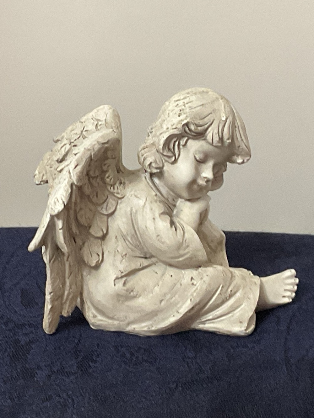 GIFTS OF FAITH KNEE SLEEPING RESIN CHERUB ANGEL FIGURINE